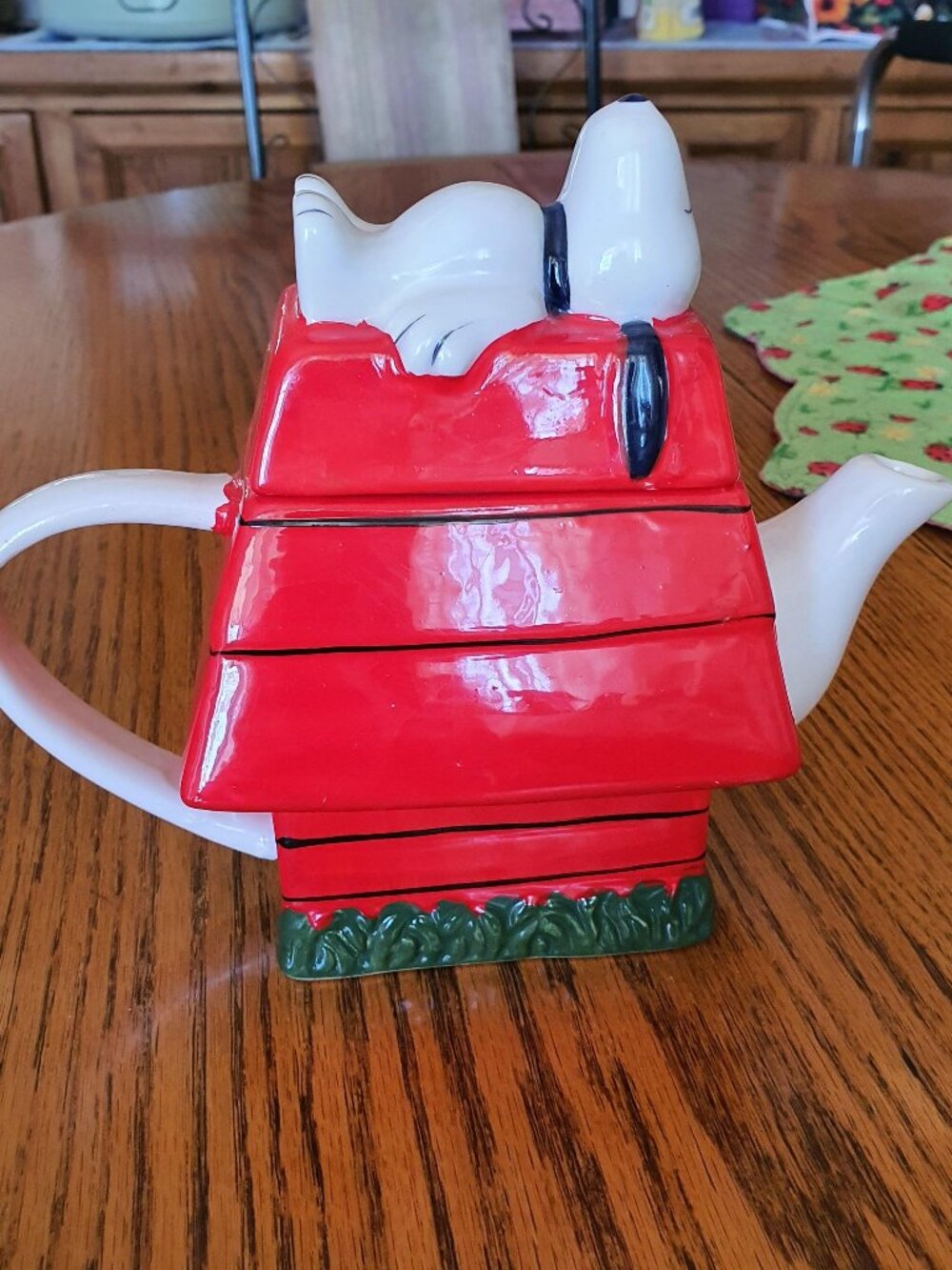 VTG Peanuts Ceramic Teapot Snoopy & Woodstock Doghouse 8 3/8” Wx 7.5" H Used